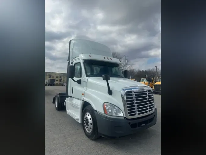 2019 FREIGHTLINER/MERCEDES CASCADIA 125596f883244c66e38808ba0a0655edd2d