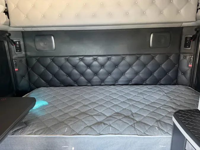 2024 Kenworth T6805973e5669d70cc2bdcb7b04eb87c24a0