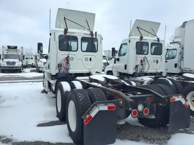 2018 FREIGHTLINER/MERCEDES CASCADIA 125