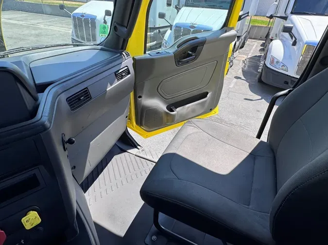 2023 International LT625