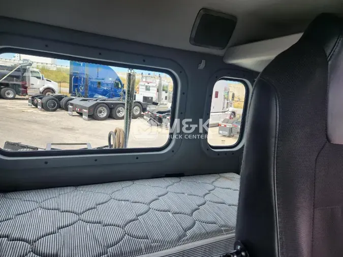 2018 KENWORTH T880