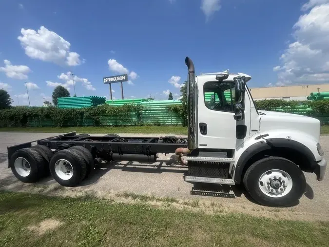 2012 Freightliner BUSINESS CLASS M2 112