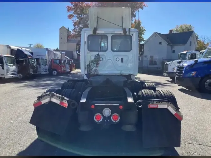 2019 FREIGHTLINER Cascadia 126