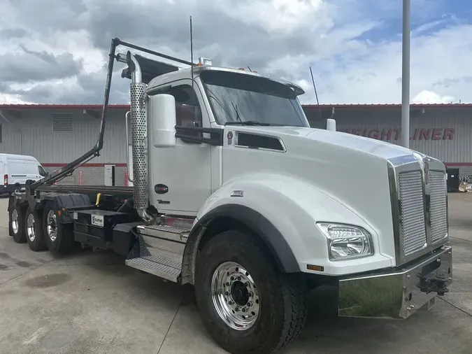 2022 Kenworth T880