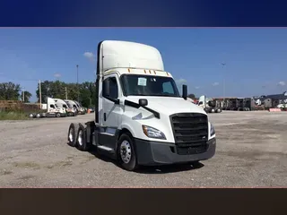 2020 Freightliner Cascadia 126