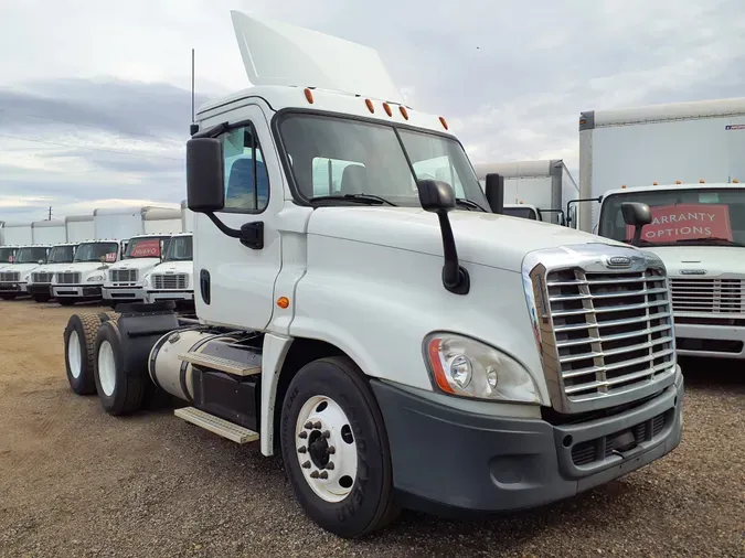 2017 FREIGHTLINER/MERCEDES CASCADIA 125