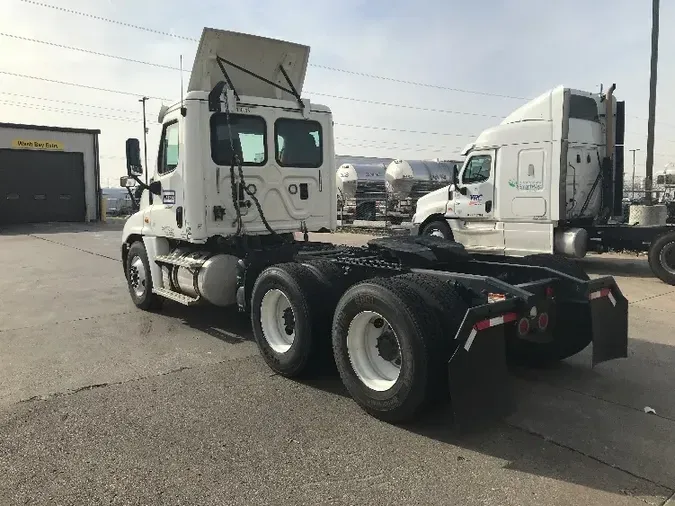 2016 FREIGHTLINER X12564ST