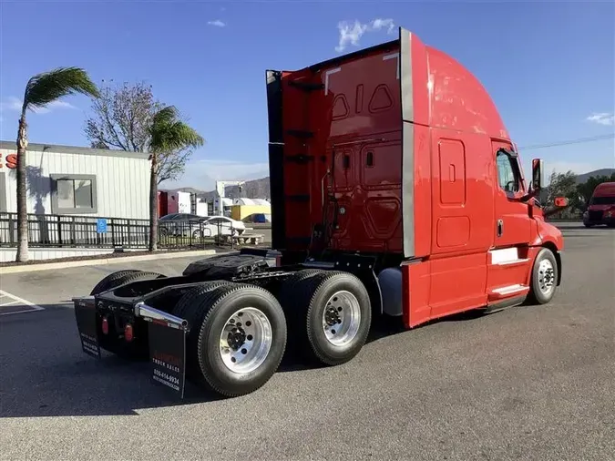 2022 FREIGHTLINER CA126