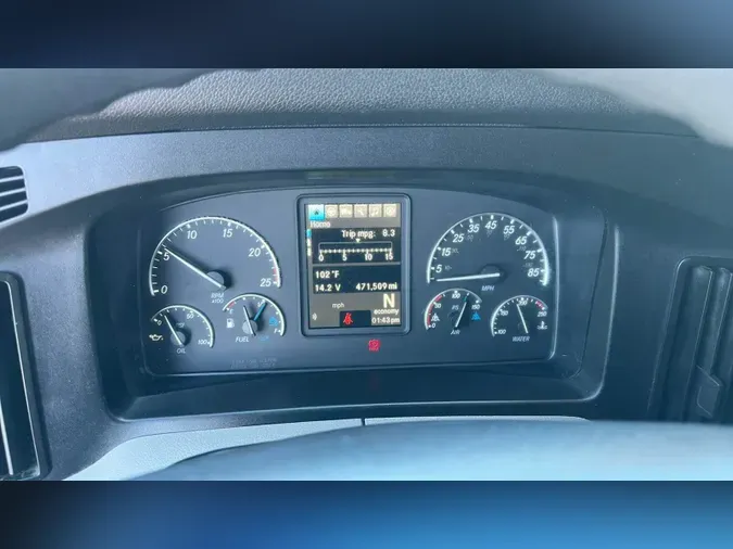 2021 Freightliner Cascadia 126