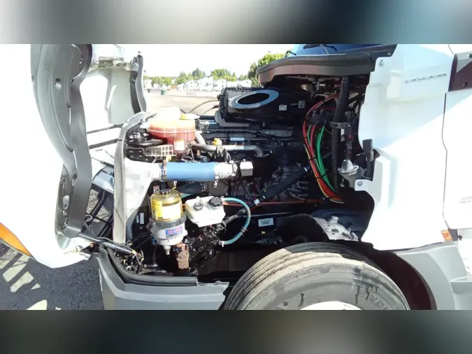 2020 Freightliner Cascadia 126