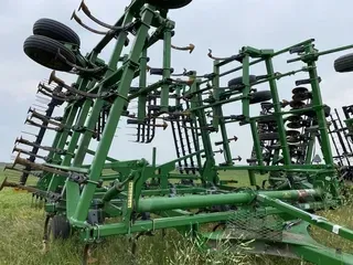 2013 John Deere 2210