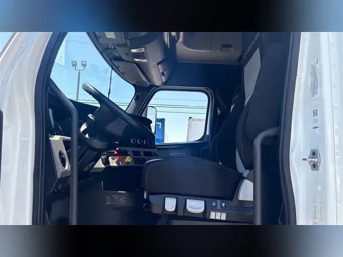 2020 FREIGHTLINER CA126