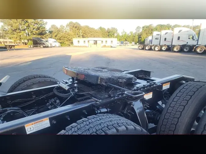 2021 FREIGHTLINER CA126
