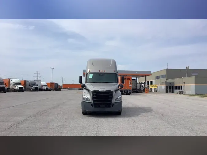 2023 Freightliner Cascadia 126