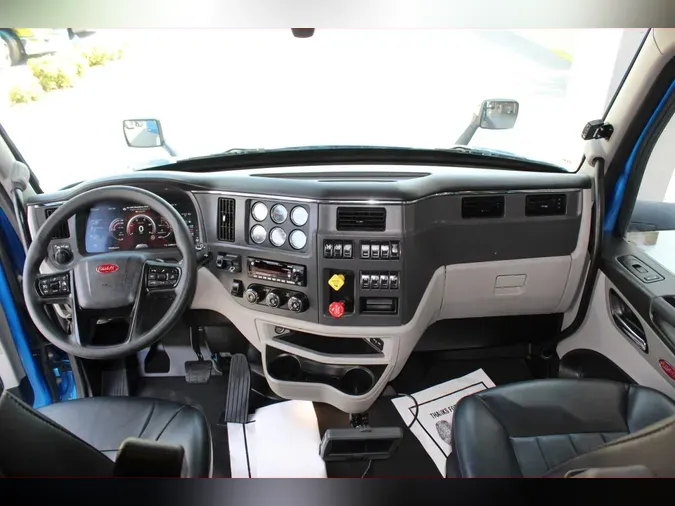 2023 Peterbilt 579