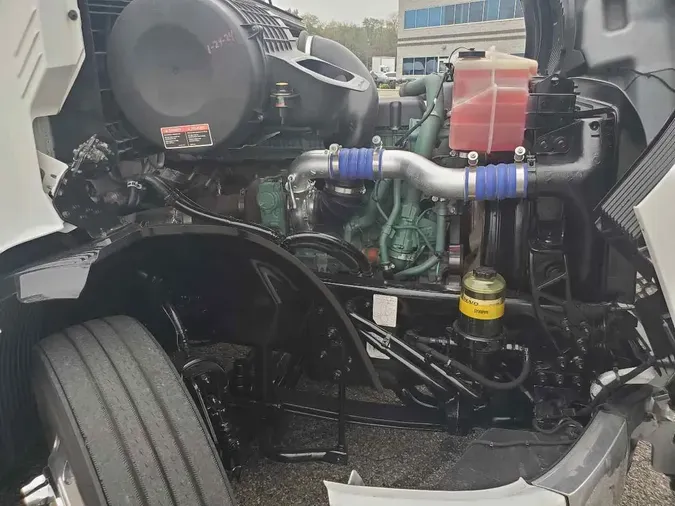 2021 VOLVO VNL64T860