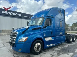 2019 Freightliner Cascadia 126