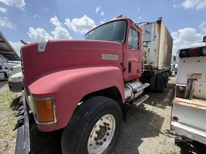 1998 MACK CH613599ebb6c3c34e66ea058ce5d0b911d93