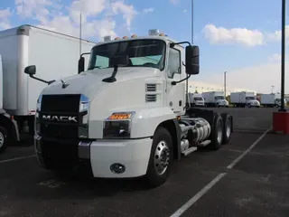 2019 MACK AN64T