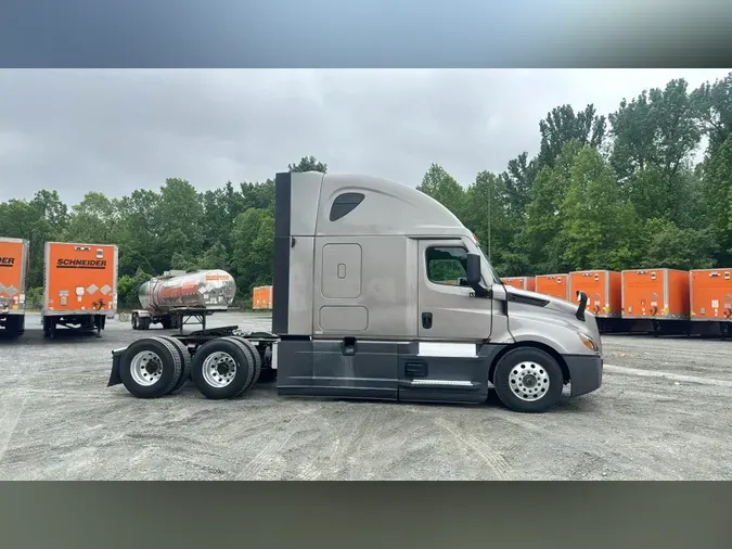 2022 Freightliner Cascadia 126