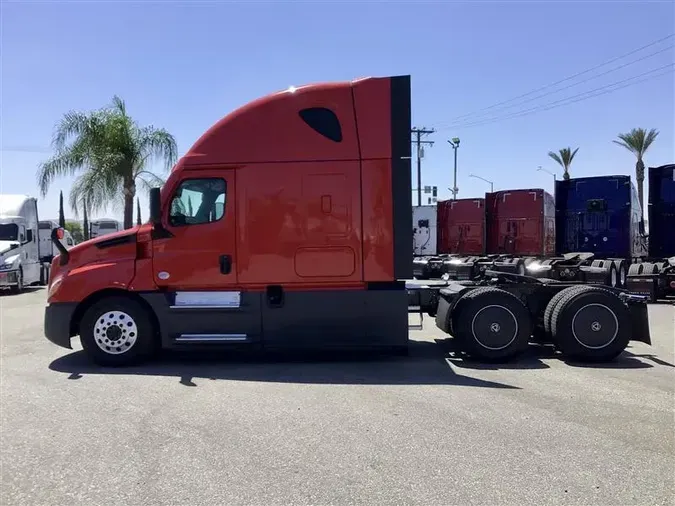 2020 FREIGHTLINER CA126