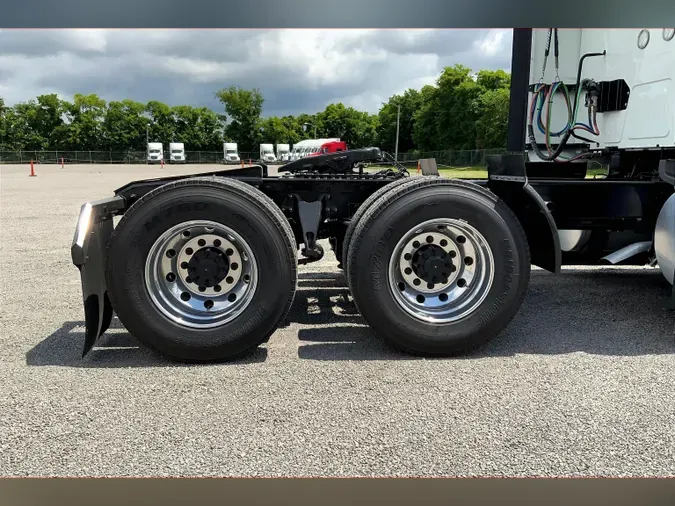 2023 INT LT625 6x4
