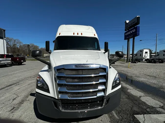 2019 Freightliner Cascadia 126