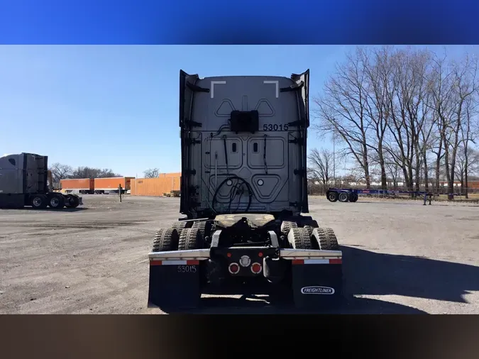 2022 Freightliner Cascadia 126