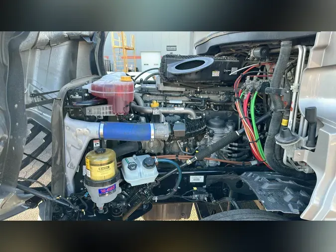 2020 Freightliner Cascadia 126