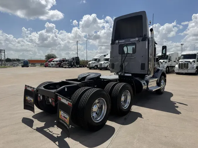 2021 Peterbilt 57959bb3baa5b8c1b5ce4f0e8c8931bcdb6