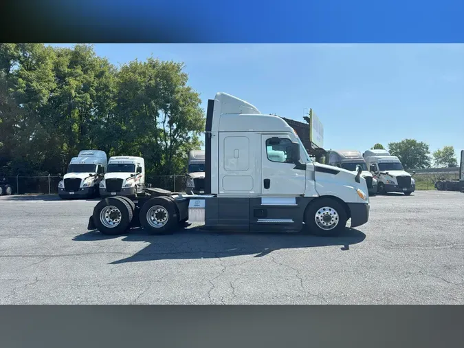 2021 Freightliner Cascadia 12659bc8bdf638d51f93e934b97a1506447