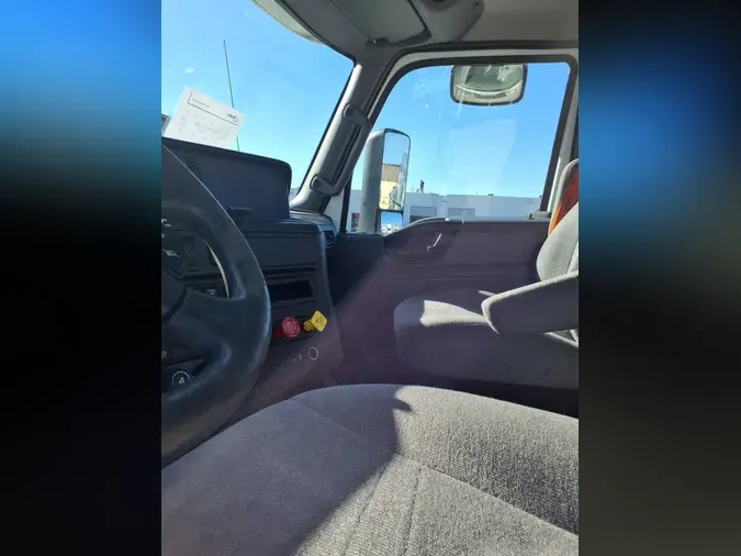 2019 NAVISTAR INTERNATIONAL LT625 DAYCAB T/A