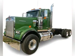 2025 Kenworth W900B