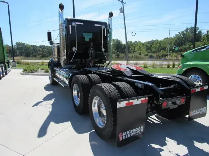 2025 Kenworth W900B