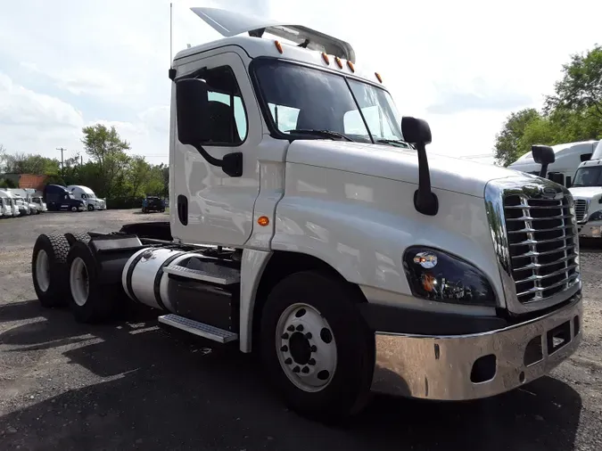 2017 FREIGHTLINER/MERCEDES CASCADIA 125