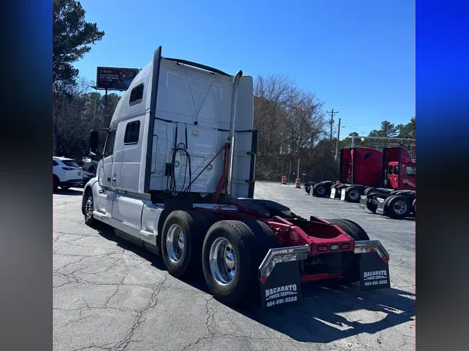 2021 VOLVO VNL64T860