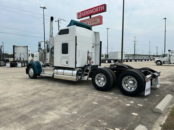 2021 Kenworth W900L