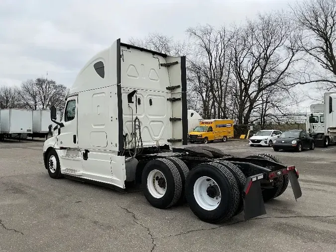 2019 Freightliner T12664ST