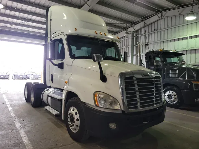 2017 FREIGHTLINER/MERCEDES CASCADIA 125