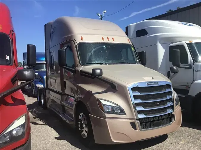 2021 FREIGHTLINER CA126