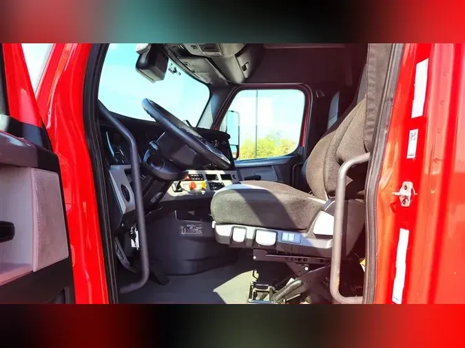 2021 FREIGHTLINER CA126