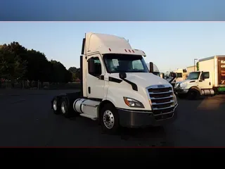 2020 Freightliner Cascadia 126