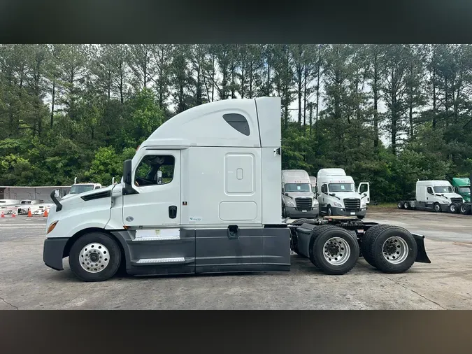 2023 Freightliner Cascadia 126