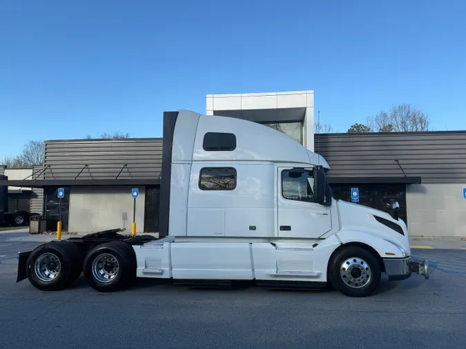 2020 Volvo VNL64T860