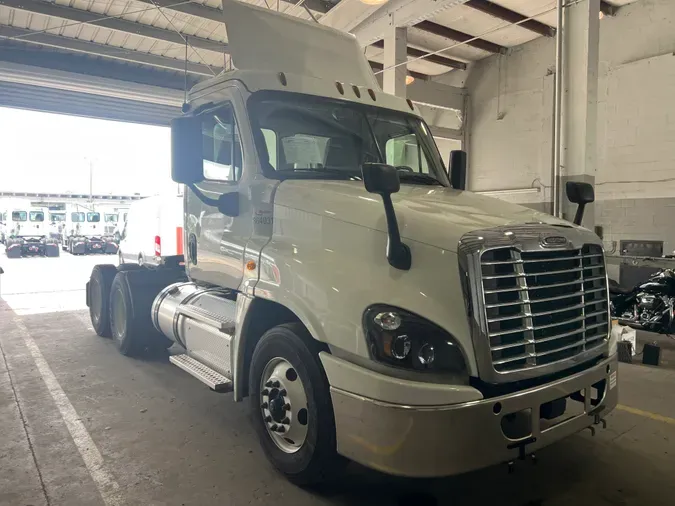 2019 FREIGHTLINER/MERCEDES CASCADIA 125