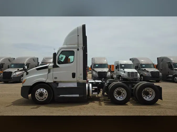 2019 Freightliner Cascadia 126