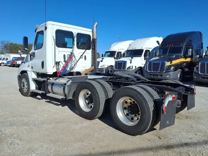 2020 FREIGHTLINER/MERCEDES CASCADIA 125