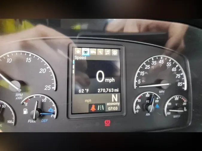 2019 Freightliner Cascadia 126