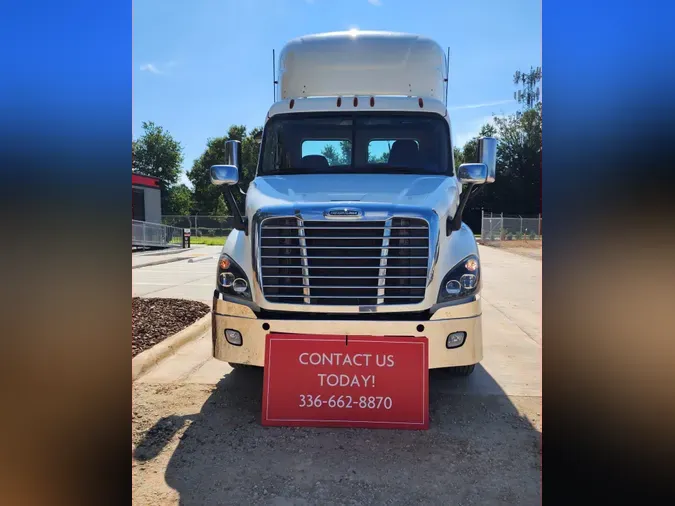 2018 FREIGHTLINER CASCADIA 11359e097842b26adea18e441826e22d145