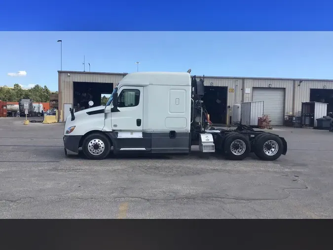 2020 Freightliner Cascadia 12659e0f5e17a642f7b60264a4b40fe7b4a